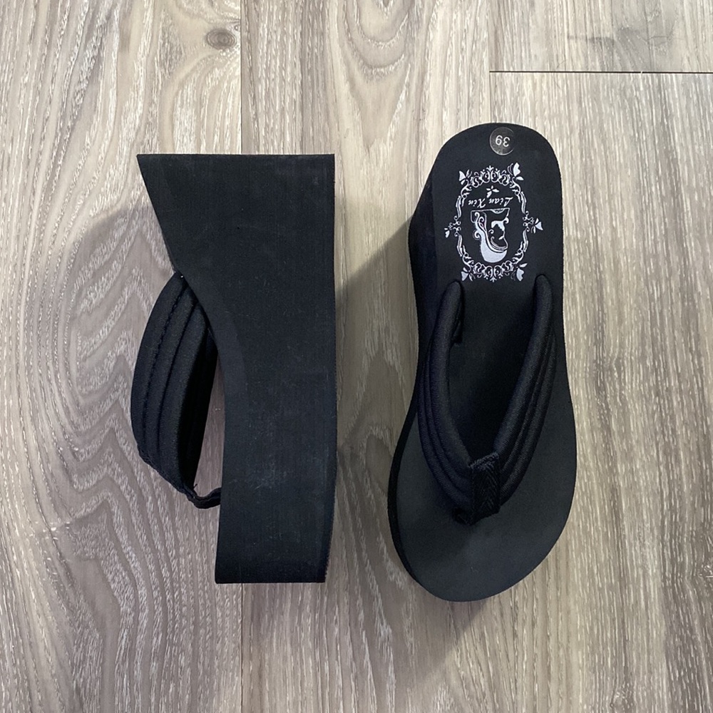 Black Platform flip flops - Picture 3 of 3